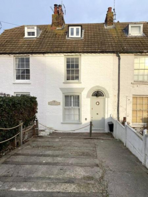 The Lost Lobster - 2 bedroom cottage with parking